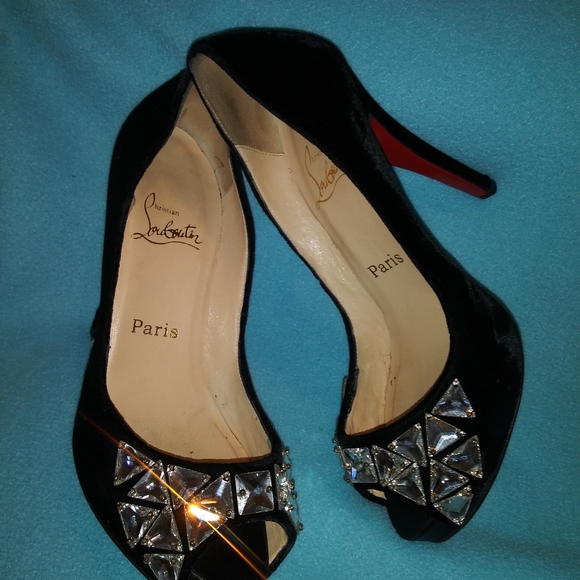 Multiple pairs Christian Louboutin - Picture 2 of 8